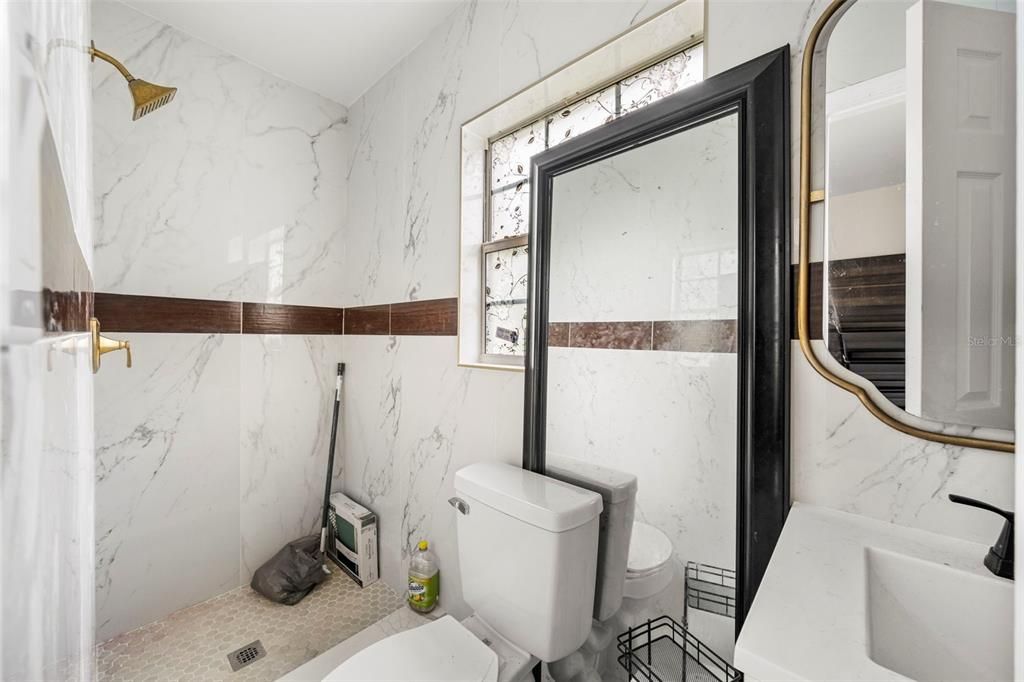 На продажу: $239,000 (4 спален, 2 ванн, 986 Квадратных фут)