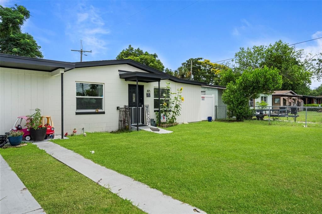 На продажу: $239,000 (4 спален, 2 ванн, 986 Квадратных фут)