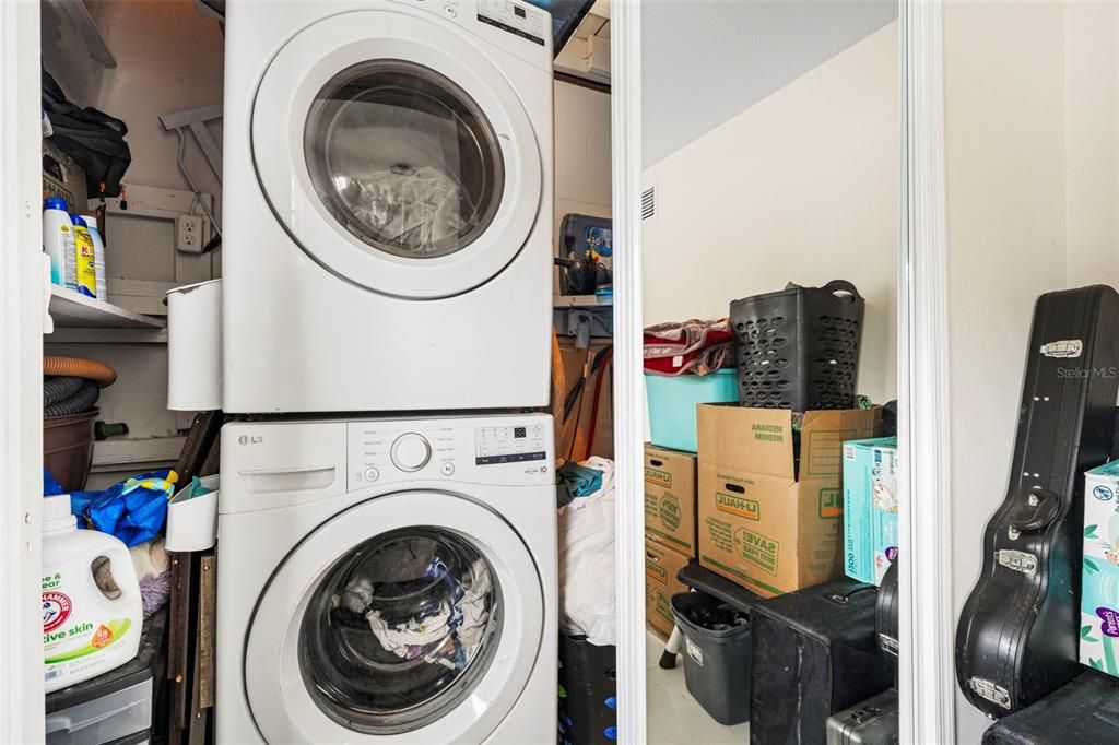 На продажу: $239,000 (4 спален, 2 ванн, 986 Квадратных фут)