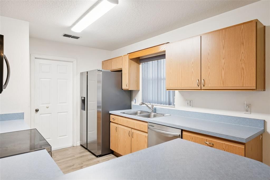 For Sale: $349,900 (3 beds, 2 baths, 1236 Square Feet)
