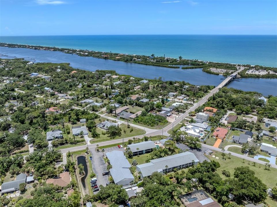 На продажу: $225,000 (2 спален, 2 ванн, 1066 Квадратных фут)