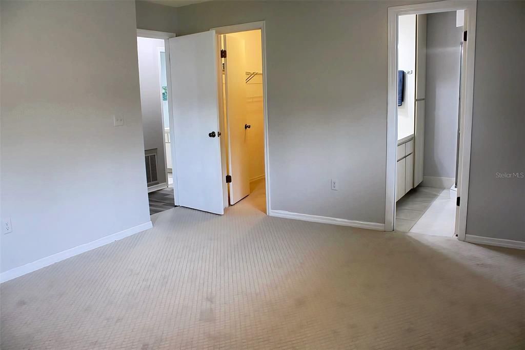 For Sale: $179,999 (2 beds, 2 baths, 1092 Square Feet)