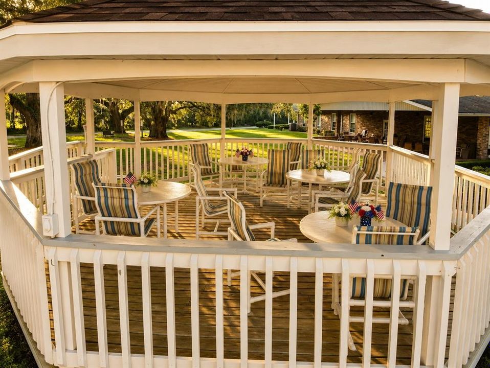 For Sale: $179,999 (2 beds, 2 baths, 1092 Square Feet)