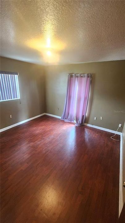 Active With Contract: $160,000 (3 beds, 2 baths, 1390 Square Feet)