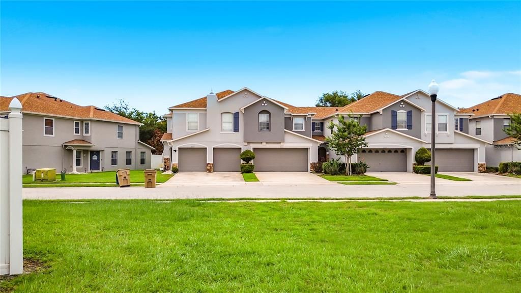 For Sale: $325,000 (3 beds, 2 baths, 1683 Square Feet)