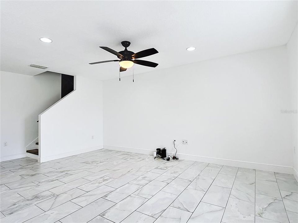 For Sale: $325,000 (3 beds, 2 baths, 1683 Square Feet)