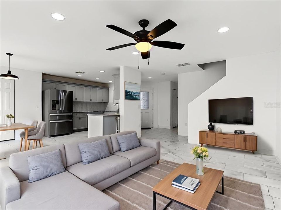For Sale: $325,000 (3 beds, 2 baths, 1683 Square Feet)