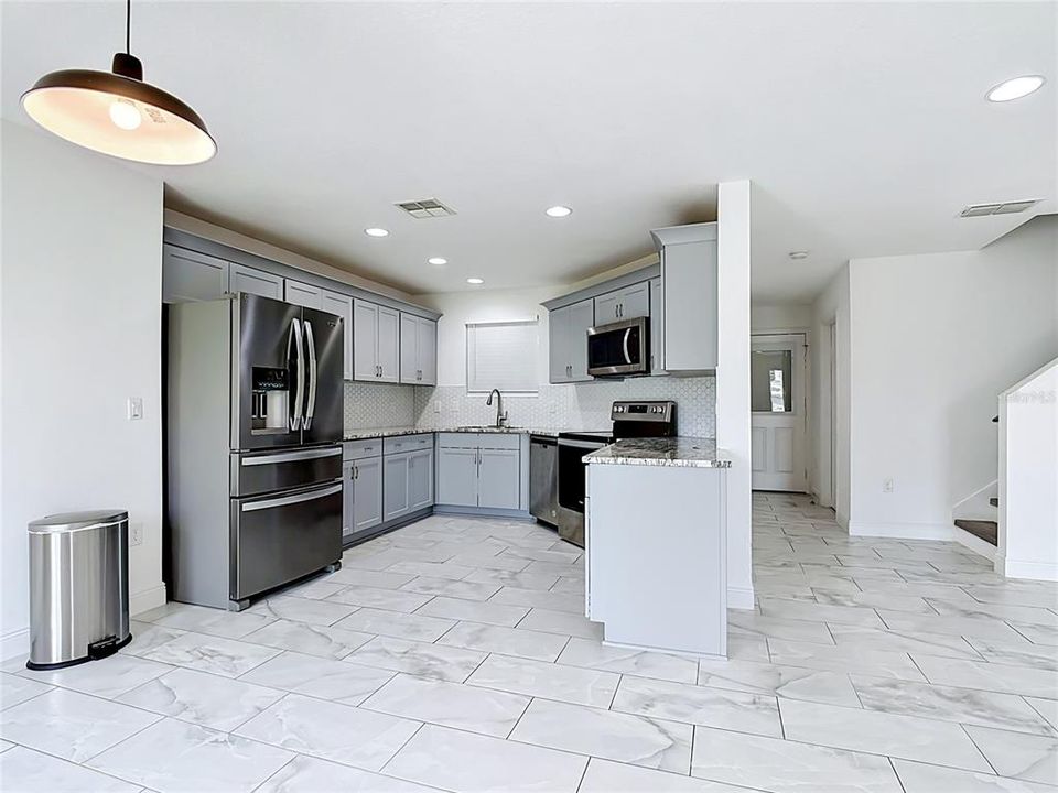 For Sale: $325,000 (3 beds, 2 baths, 1683 Square Feet)