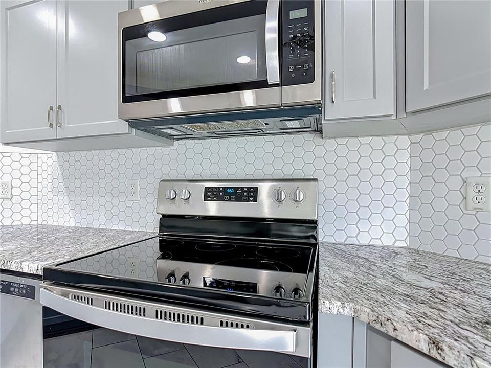 For Sale: $325,000 (3 beds, 2 baths, 1683 Square Feet)
