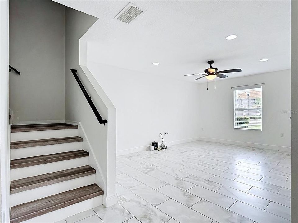 For Sale: $325,000 (3 beds, 2 baths, 1683 Square Feet)
