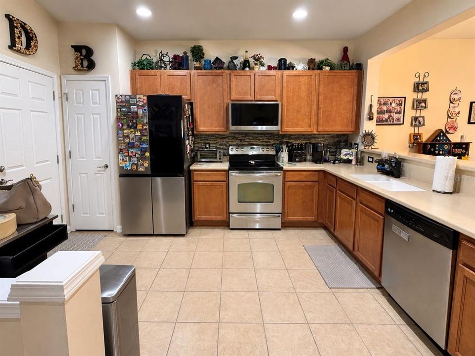 For Sale: $285,000 (3 beds, 2 baths, 1622 Square Feet)