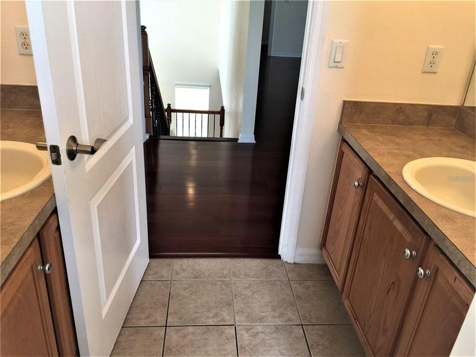 For Rent: $2,900 (5 beds, 3 baths, 2760 Square Feet)