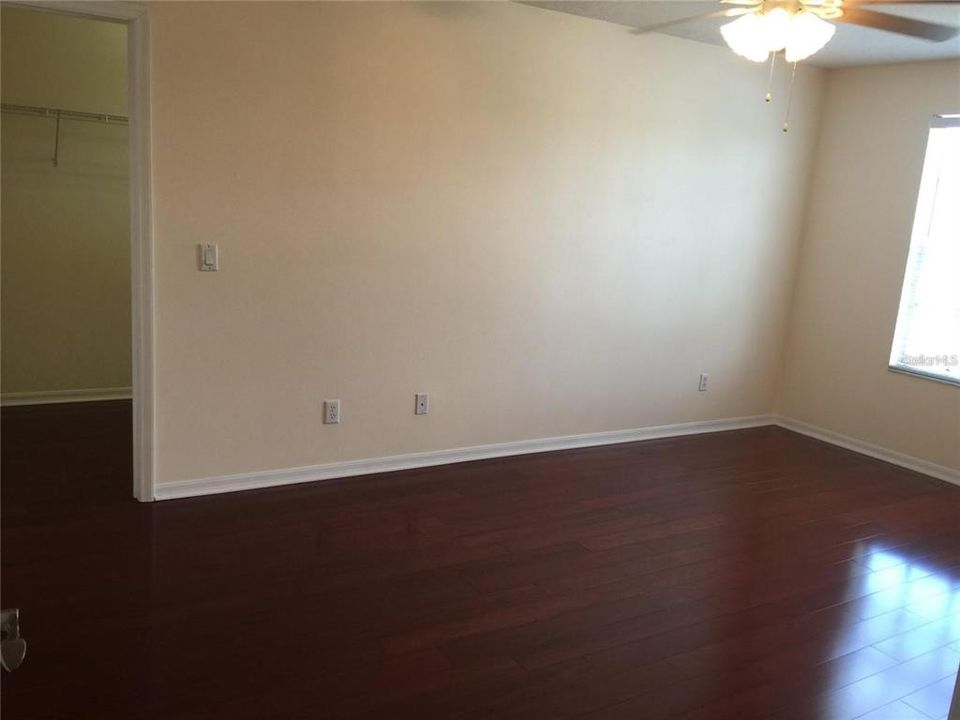 For Rent: $2,900 (5 beds, 3 baths, 2760 Square Feet)