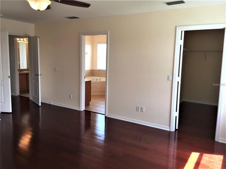 For Rent: $2,900 (5 beds, 3 baths, 2760 Square Feet)
