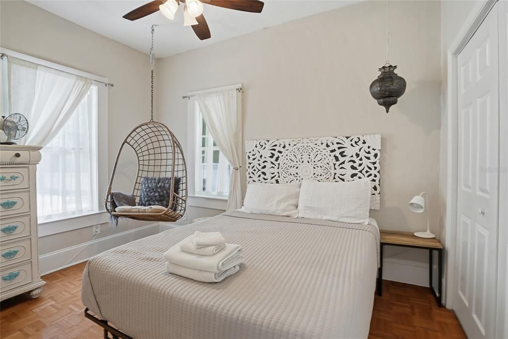 For Sale: $525,000 (3 beds, 2 baths, 1227 Square Feet)
