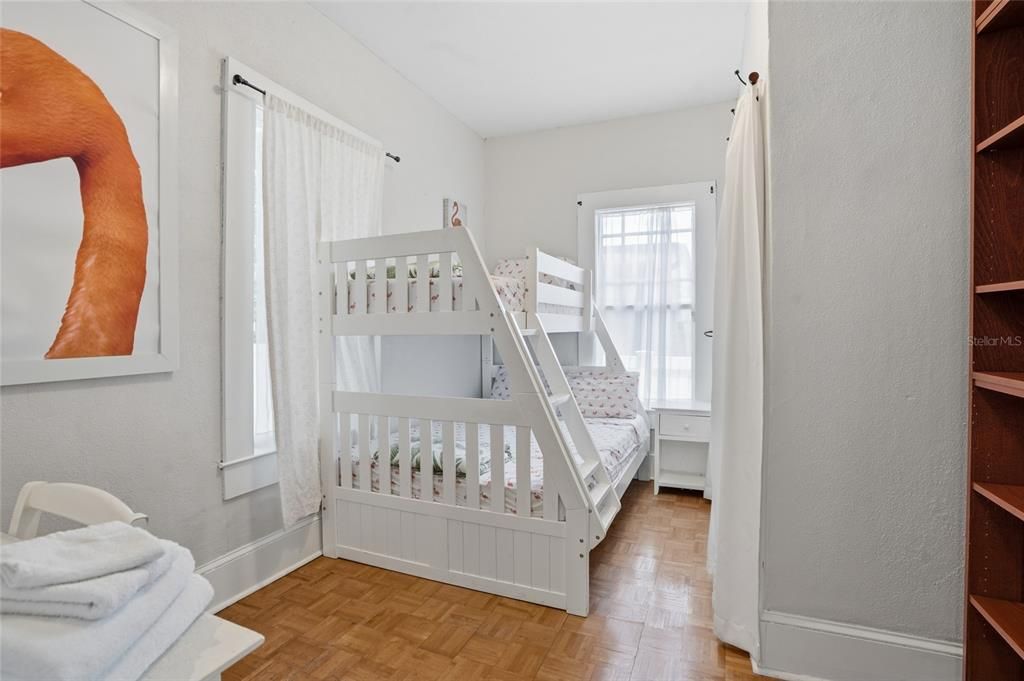 For Sale: $525,000 (3 beds, 2 baths, 1227 Square Feet)