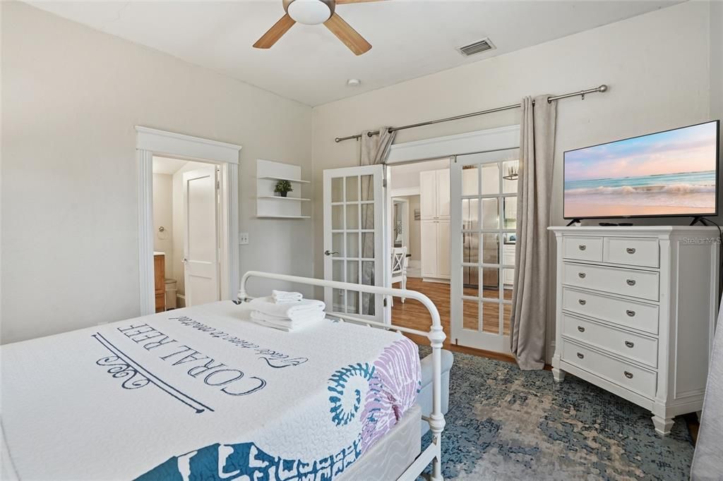 For Sale: $525,000 (3 beds, 2 baths, 1227 Square Feet)