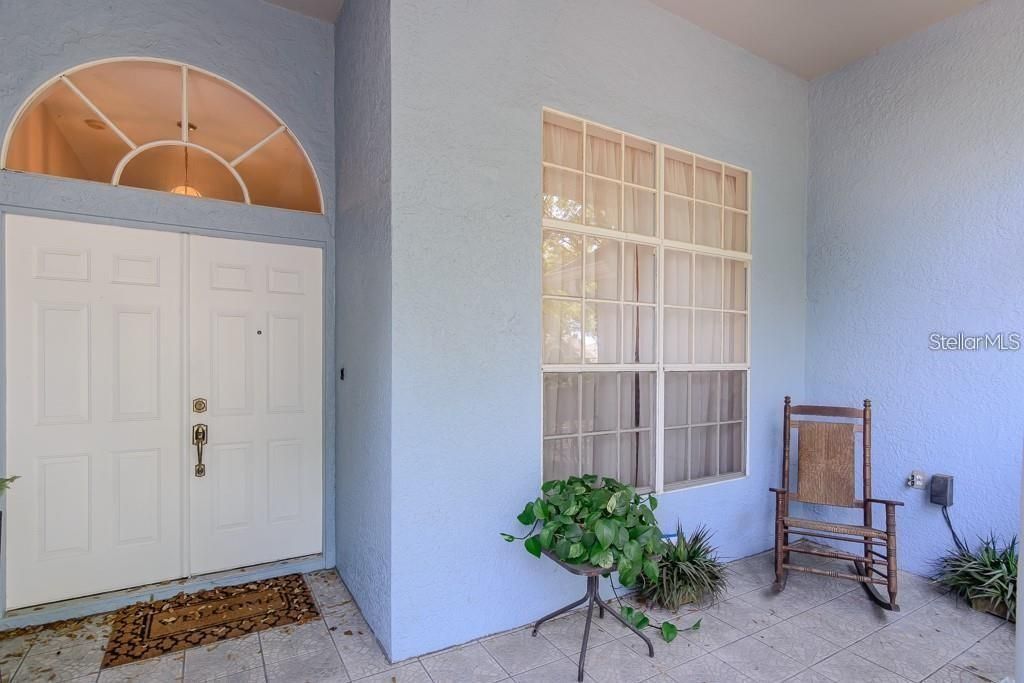 For Rent: $2,700 (3 beds, 2 baths, 1908 Square Feet)
