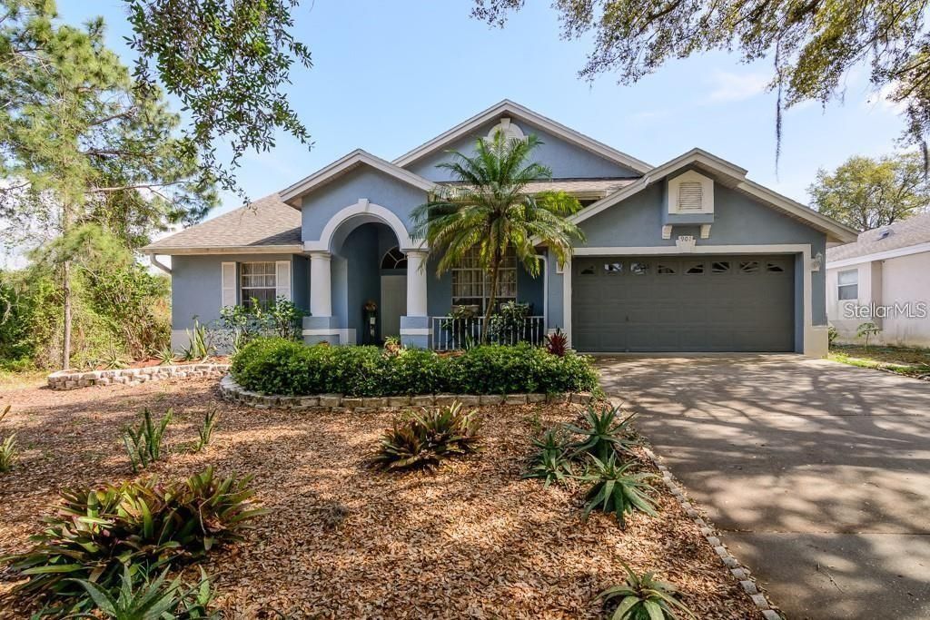 For Rent: $2,700 (3 beds, 2 baths, 1908 Square Feet)