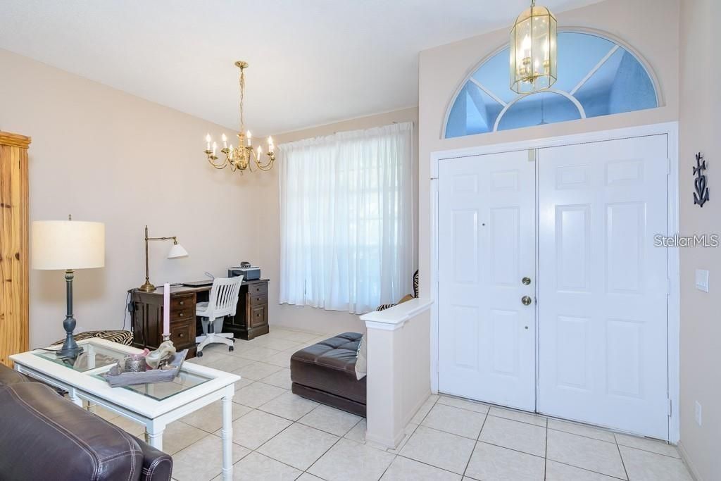 For Rent: $2,700 (3 beds, 2 baths, 1908 Square Feet)