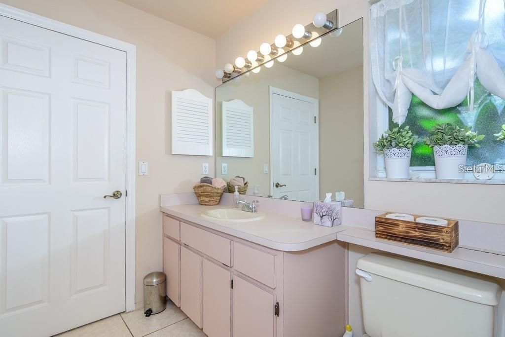 For Rent: $2,700 (3 beds, 2 baths, 1908 Square Feet)