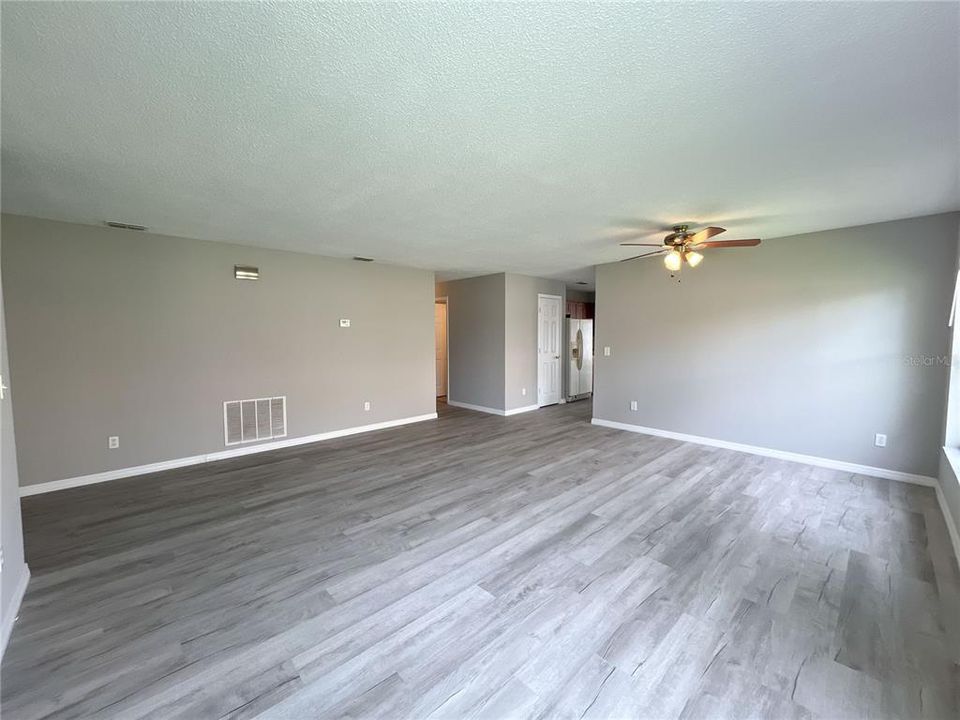 For Sale: $429,900 (4 beds, 2 baths, 1866 Square Feet)