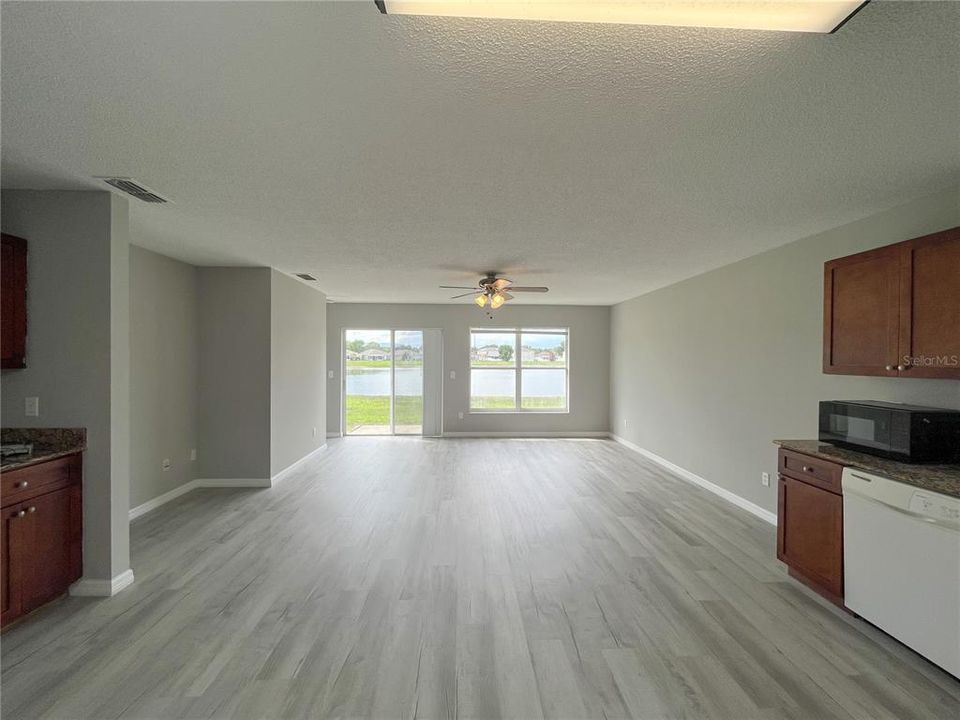 For Sale: $429,900 (4 beds, 2 baths, 1866 Square Feet)