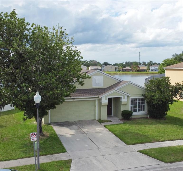 For Sale: $429,900 (4 beds, 2 baths, 1866 Square Feet)