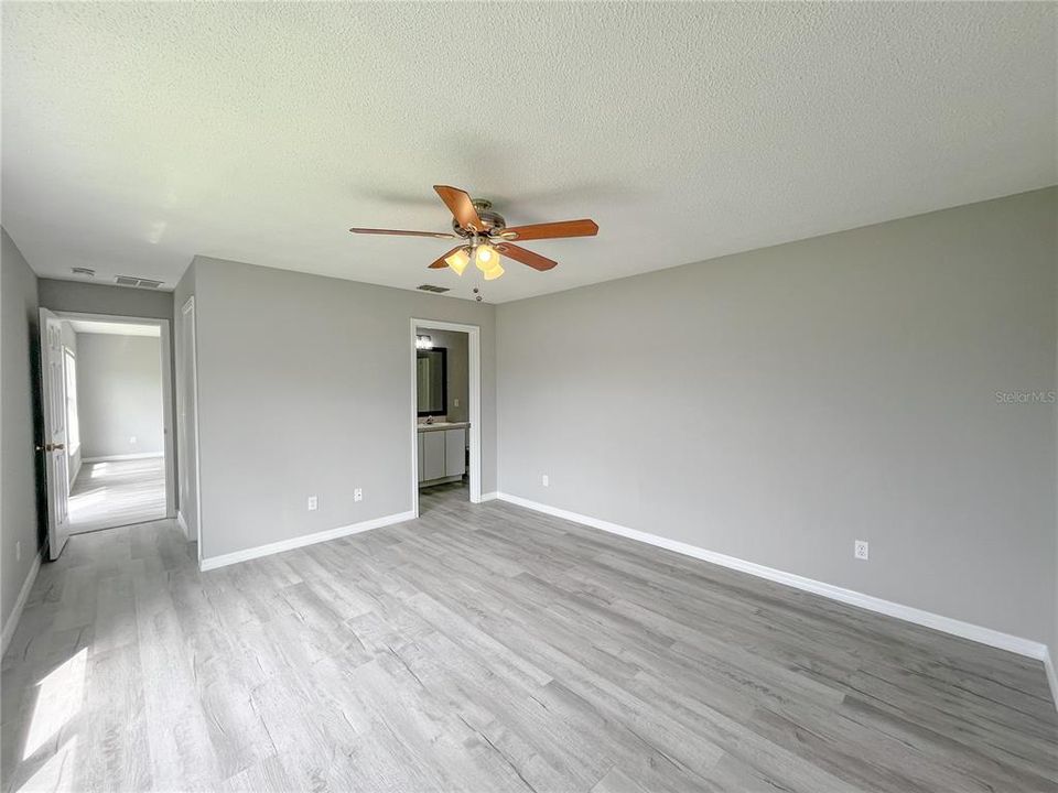 For Sale: $429,900 (4 beds, 2 baths, 1866 Square Feet)