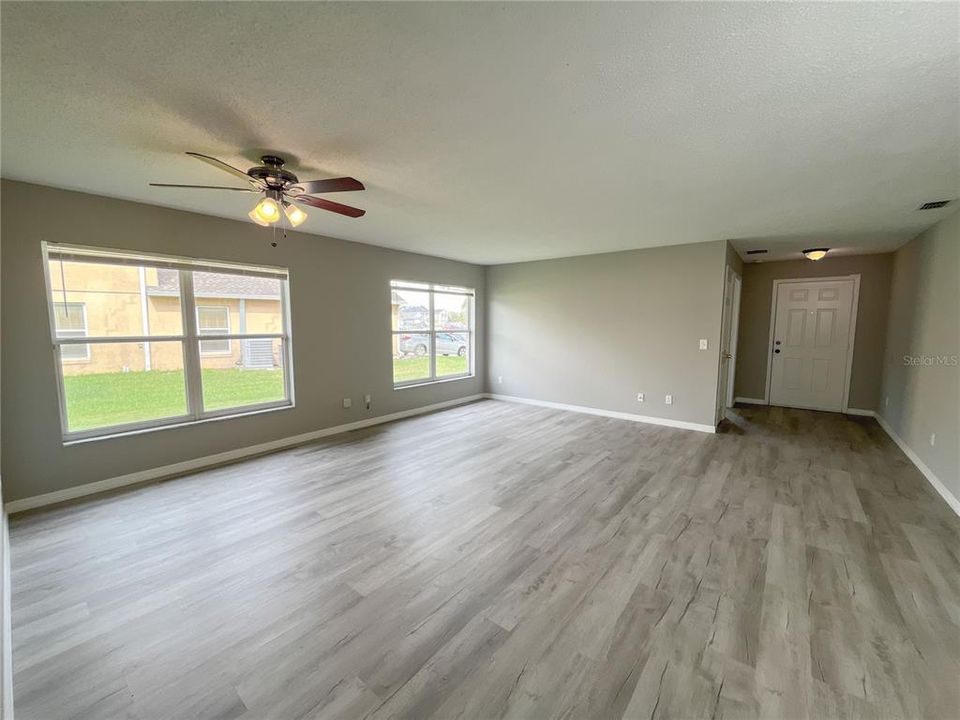 For Sale: $429,900 (4 beds, 2 baths, 1866 Square Feet)