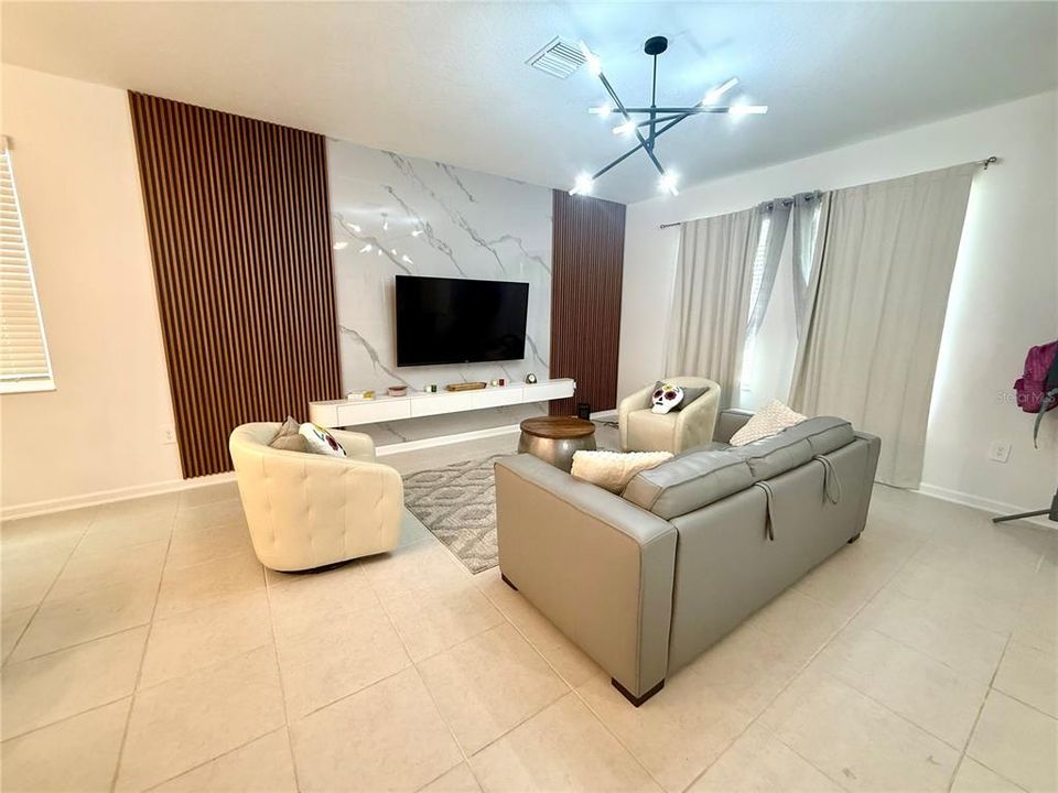En Renta: $2,700 (4 camas, 3 baños, 2044 Pies cuadrados)