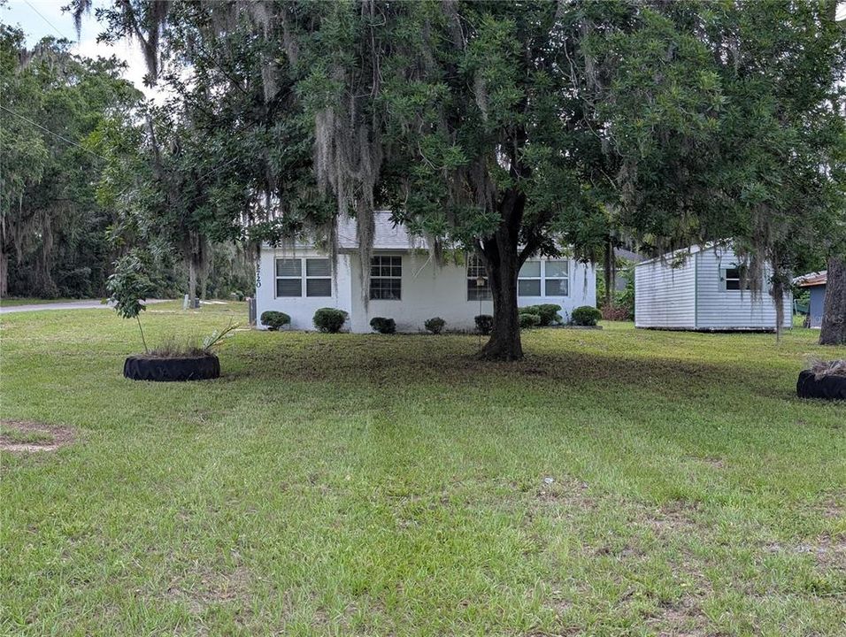 Active With Contract: $159,900 (2 beds, 1 baths, 815 Square Feet)