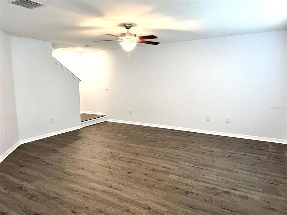 В аренду: $1,900 (3 спален, 2 ванн, 1364 Квадратных фут)