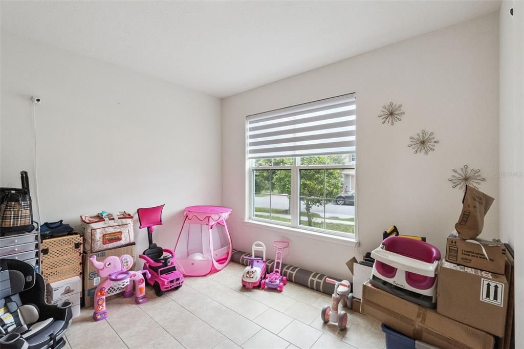 For Sale: $410,000 (4 beds, 2 baths, 2050 Square Feet)