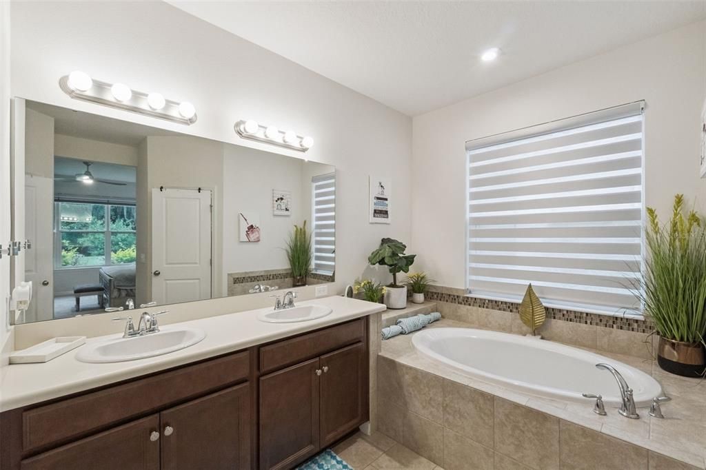For Sale: $410,000 (4 beds, 2 baths, 2050 Square Feet)