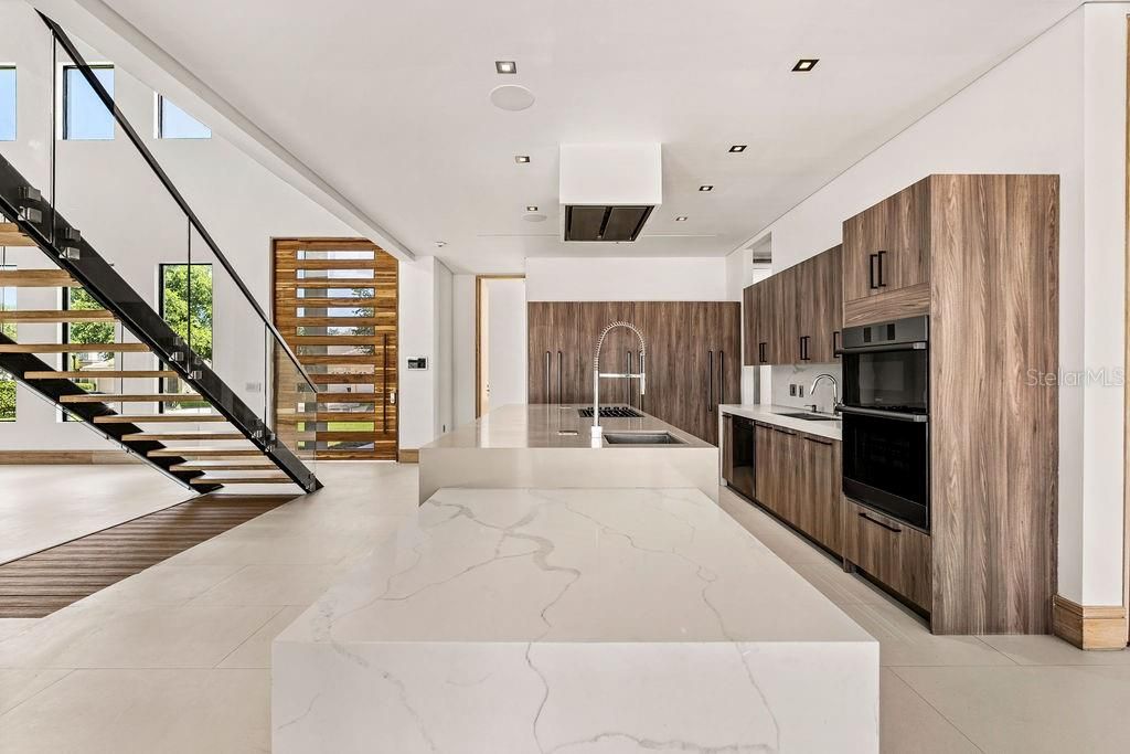 На продажу: $2,299,995 (4 спален, 4 ванн, 4362 Квадратных фут)