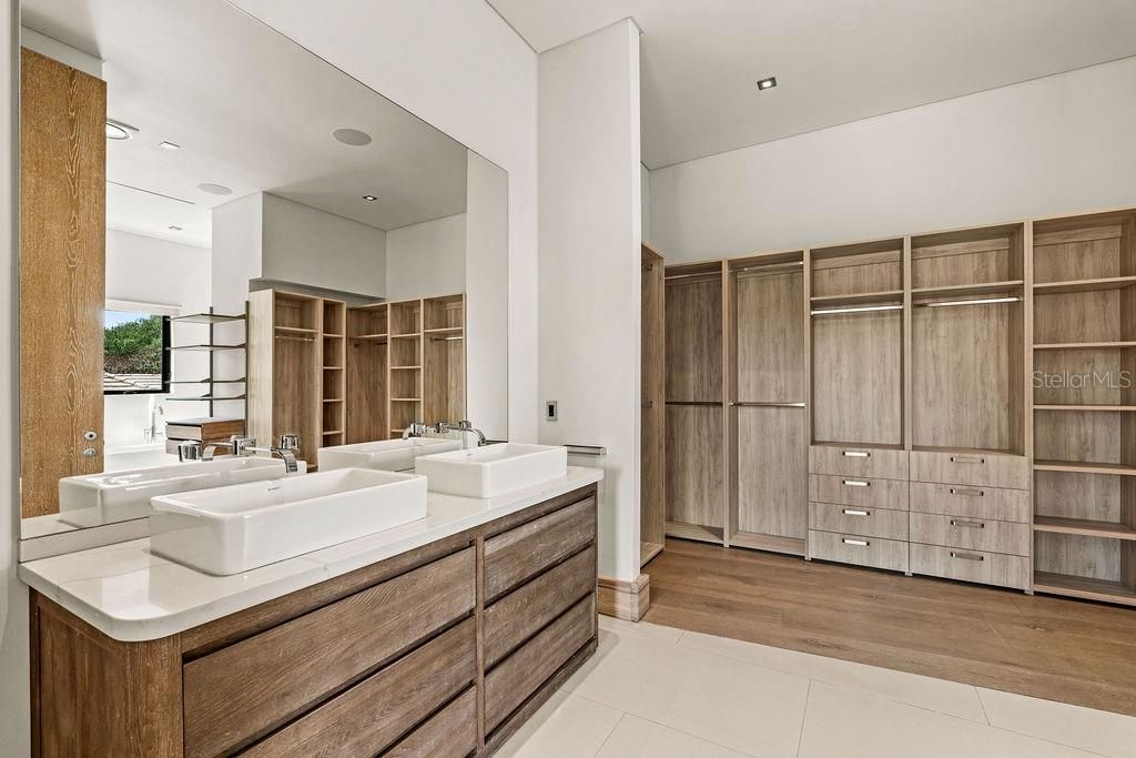 На продажу: $2,299,995 (4 спален, 4 ванн, 4362 Квадратных фут)