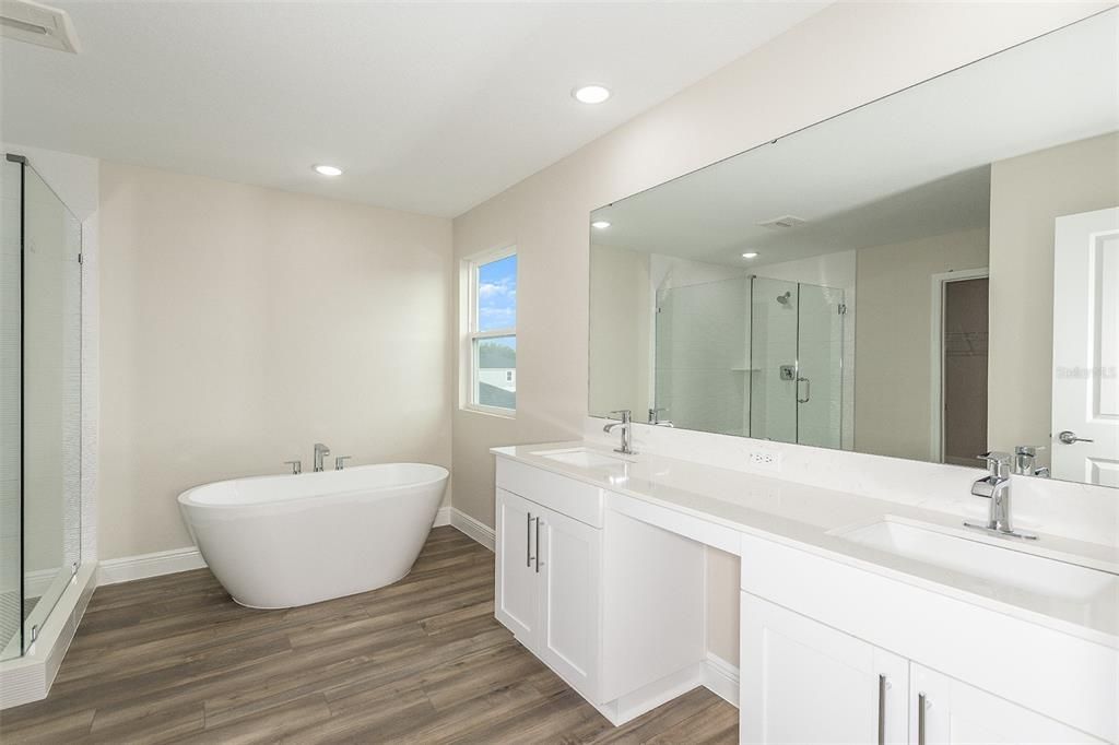 For Sale: $549,990 (5 beds, 3 baths, 3190 Square Feet)