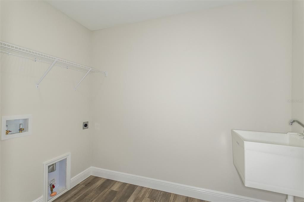 For Sale: $549,990 (5 beds, 3 baths, 3190 Square Feet)