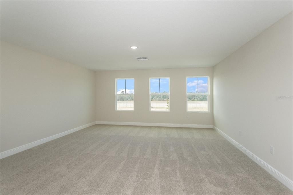For Sale: $549,990 (5 beds, 3 baths, 3190 Square Feet)