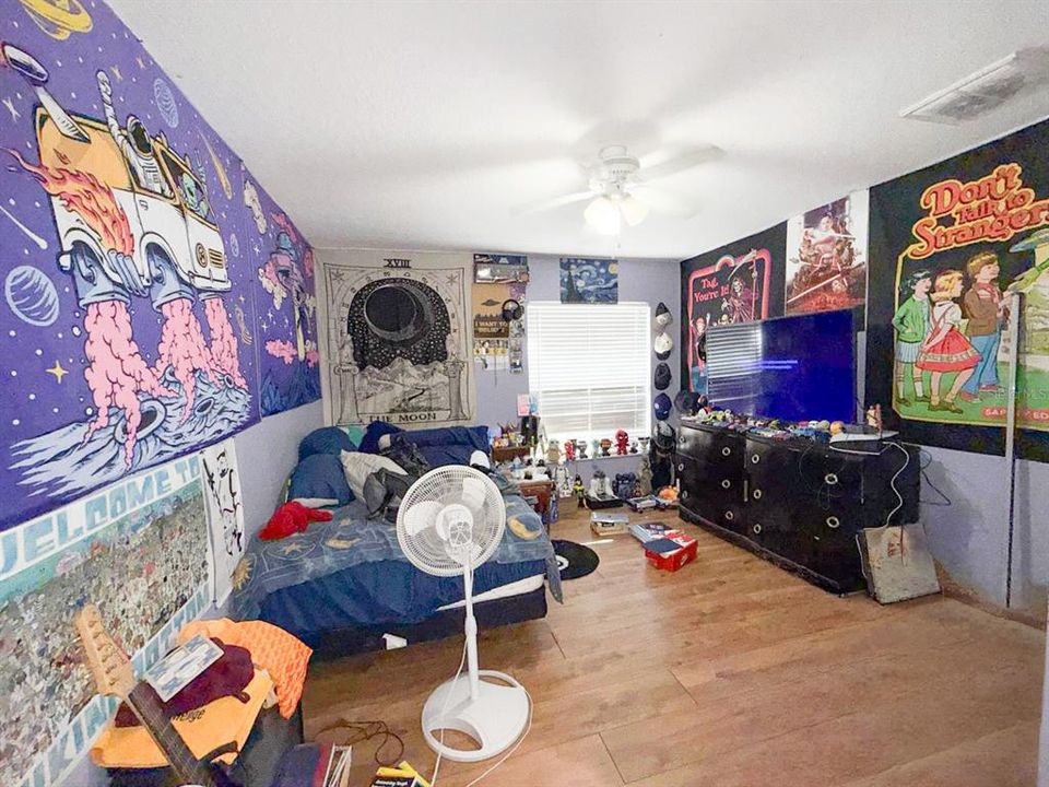 En Venta: $350,000 (4 camas, 2 baños, 2080 Pies cuadrados)