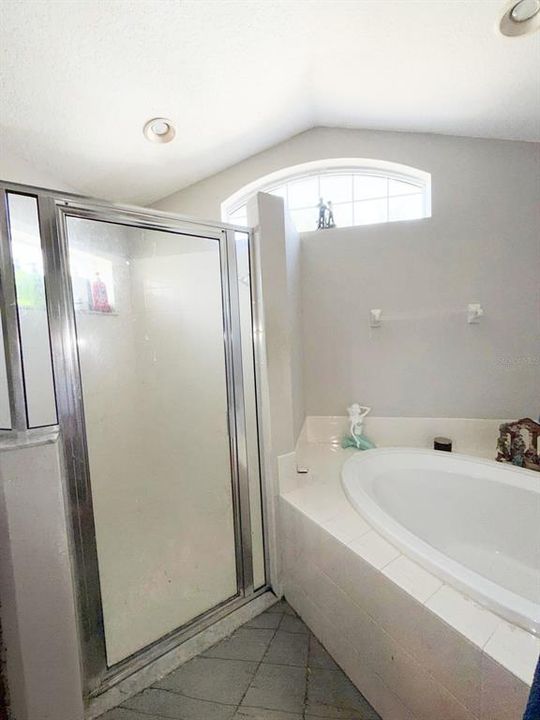 En Venta: $350,000 (4 camas, 2 baños, 2080 Pies cuadrados)