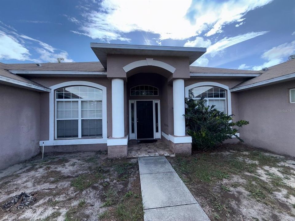 En Venta: $350,000 (4 camas, 2 baños, 2080 Pies cuadrados)