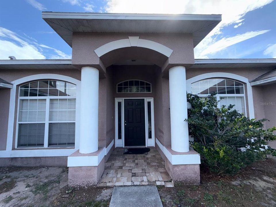 En Venta: $350,000 (4 camas, 2 baños, 2080 Pies cuadrados)