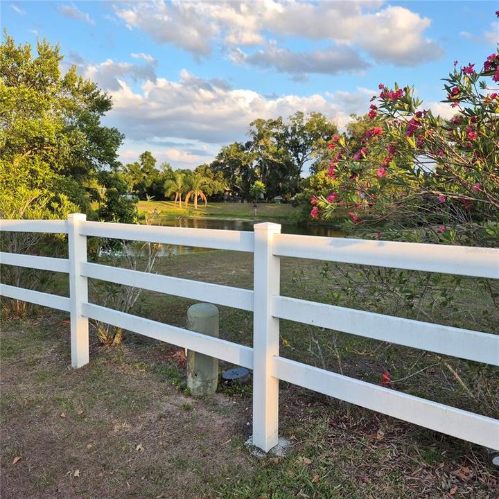 For Sale: $279,900 (2 beds, 2 baths, 1228 Square Feet)