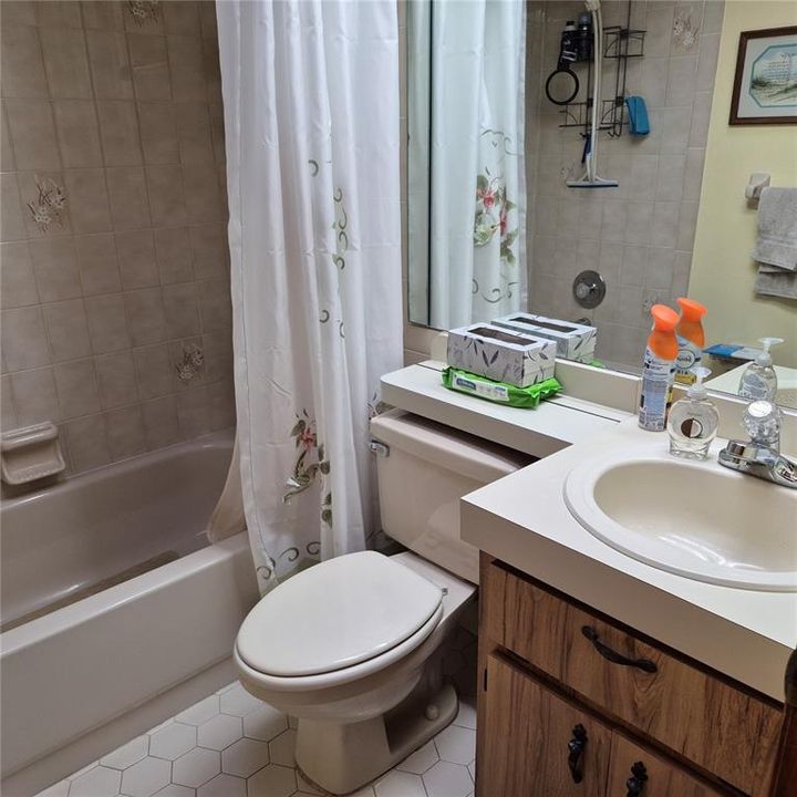 For Sale: $279,900 (2 beds, 2 baths, 1228 Square Feet)