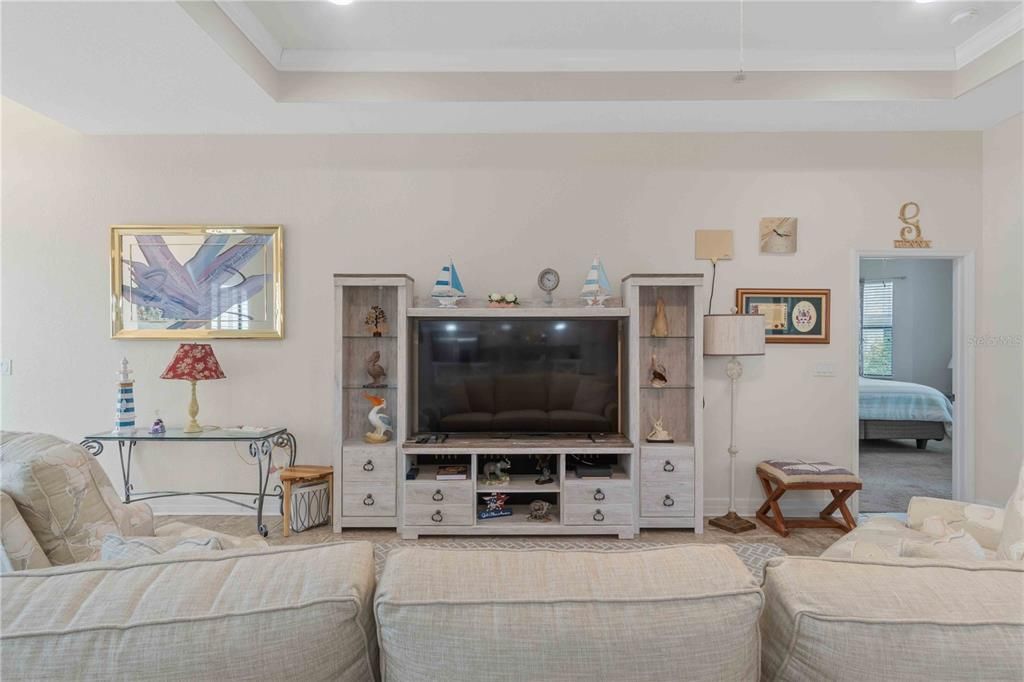 For Sale: $410,000 (3 beds, 2 baths, 2020 Square Feet)