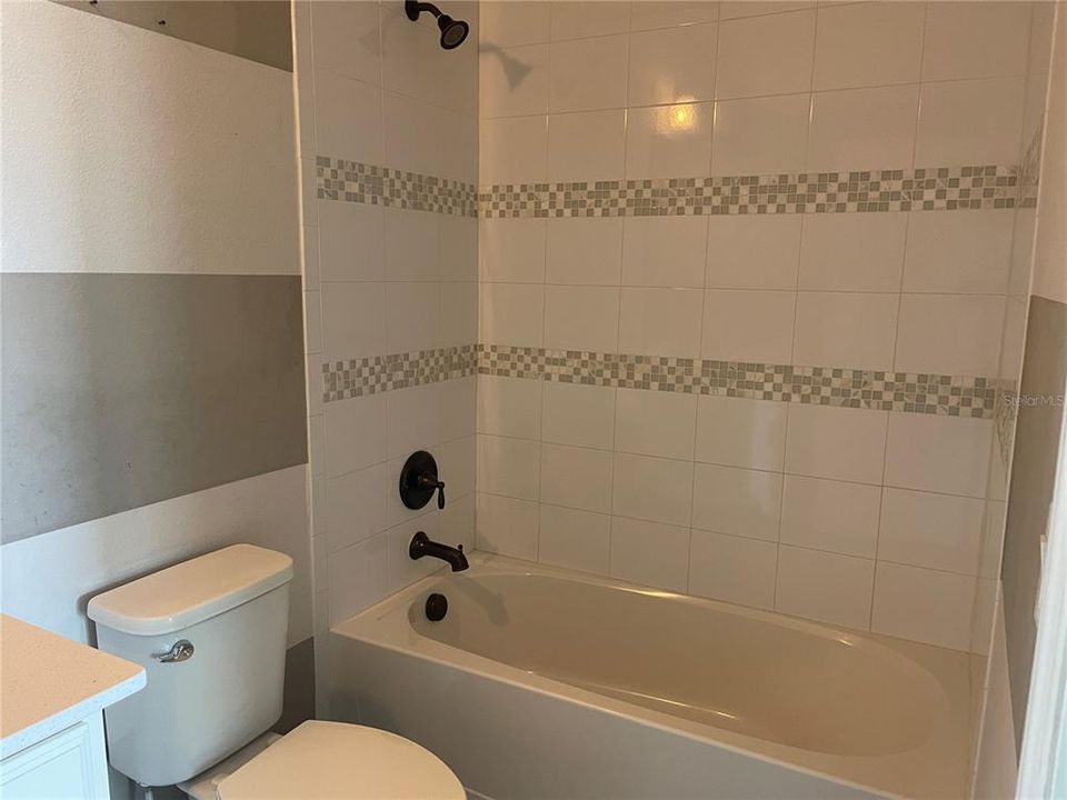 For Rent: $3,100 (6 beds, 4 baths, 3545 Square Feet)