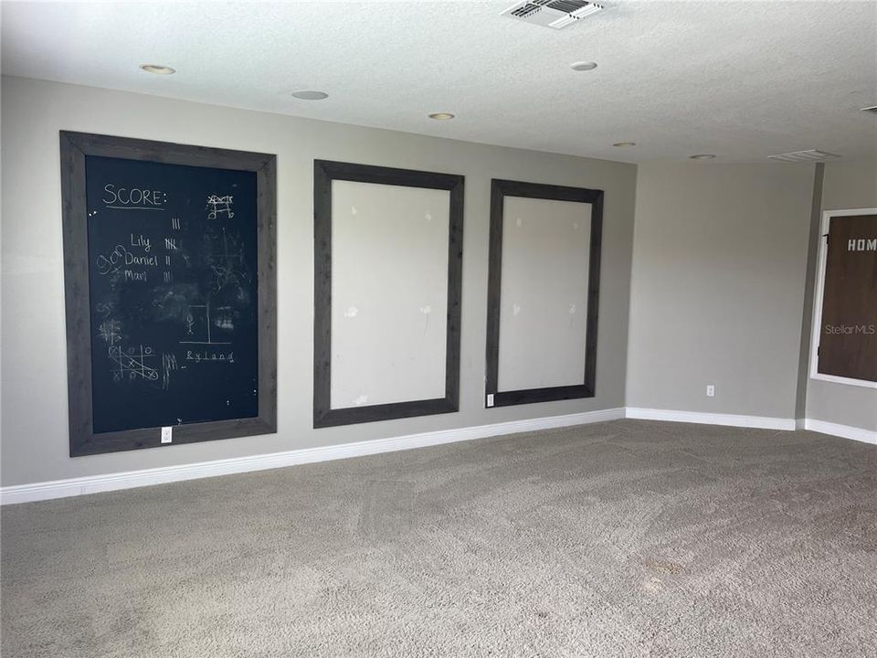 For Rent: $3,100 (6 beds, 4 baths, 3545 Square Feet)