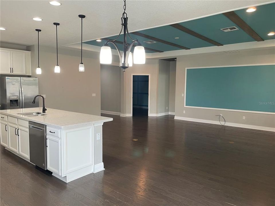For Rent: $3,100 (6 beds, 4 baths, 3545 Square Feet)